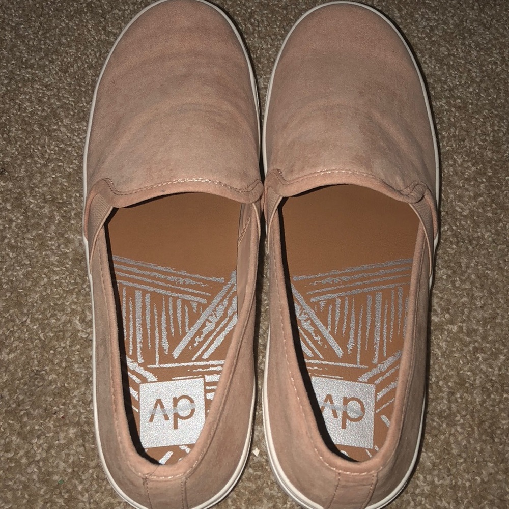 DV by Dolce Vita sneakers